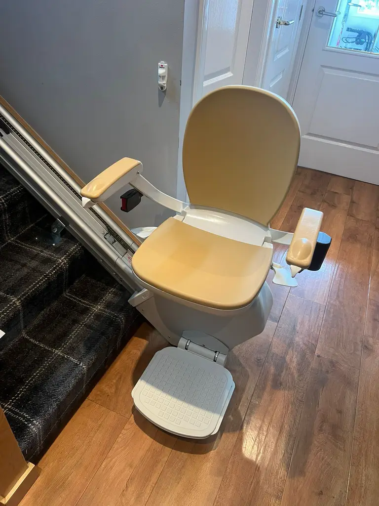 JPS Stairlift Services - Reconditioned Stairlifts in Scotland 2025